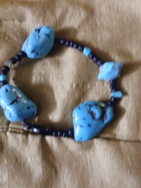 Turquoise Bead Stretch Bracelet - Blue Stone Accent